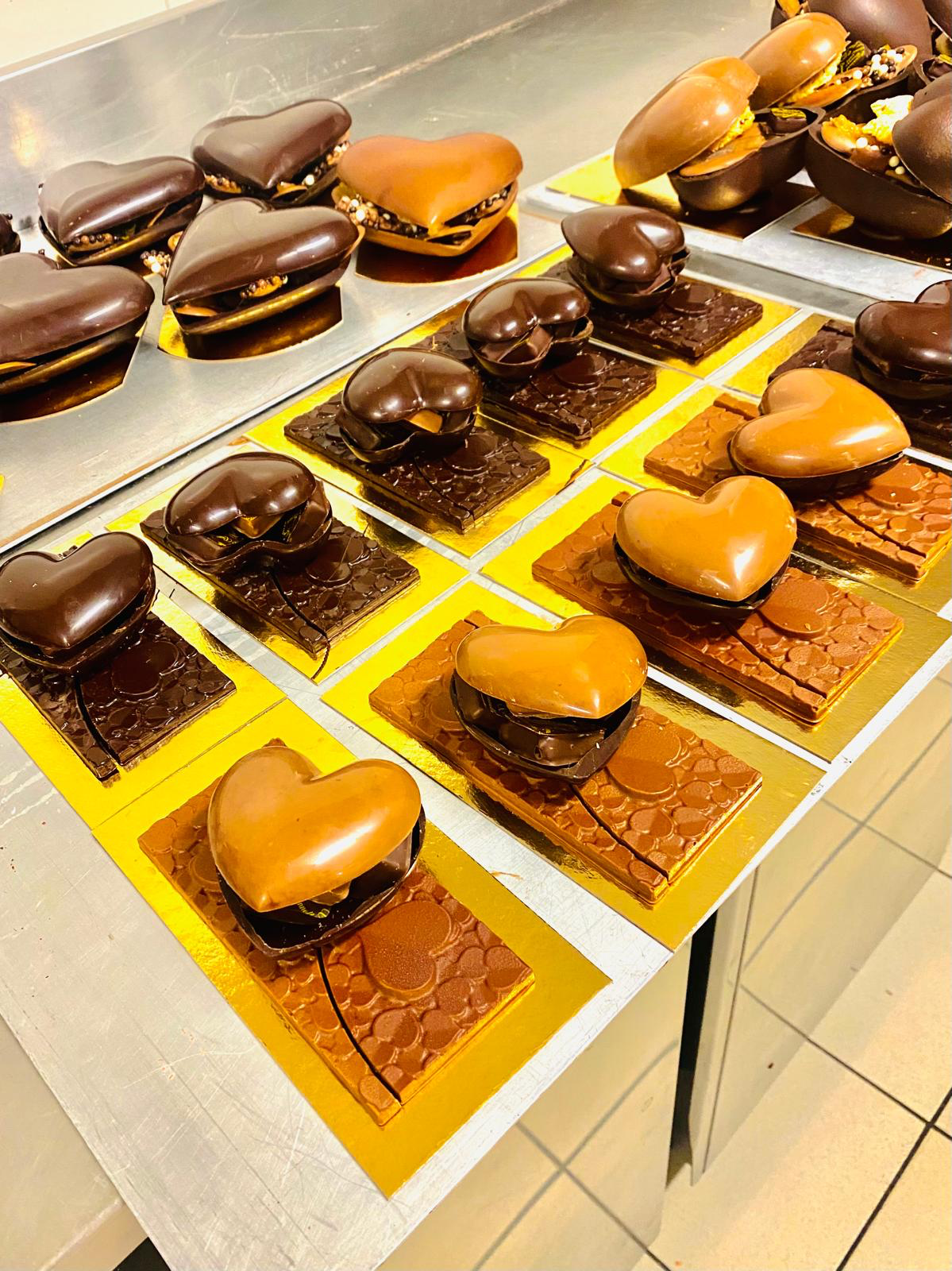 Cœurs sur tablettes de chocolat